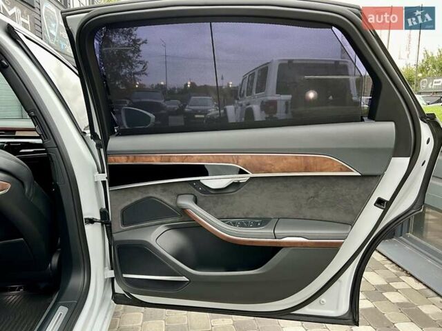 Белый Ауди А8, объемом двигателя 3 л и пробегом 45 тыс. км за 54900 $, фото 47 на Automoto.ua