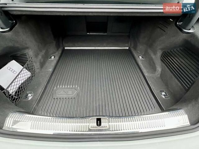 Белый Ауди А8, объемом двигателя 3 л и пробегом 45 тыс. км за 54900 $, фото 43 на Automoto.ua