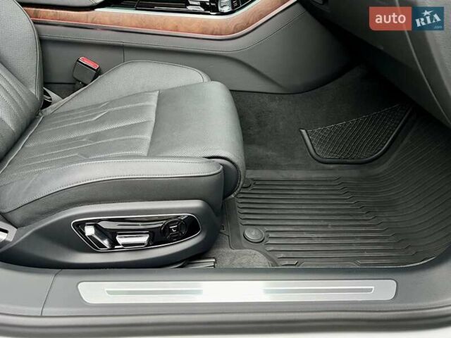 Белый Ауди А8, объемом двигателя 3 л и пробегом 45 тыс. км за 54900 $, фото 60 на Automoto.ua