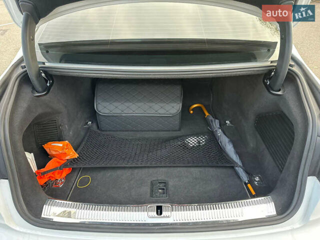 Белый Ауди А8, объемом двигателя 3 л и пробегом 53 тыс. км за 58000 $, фото 42 на Automoto.ua