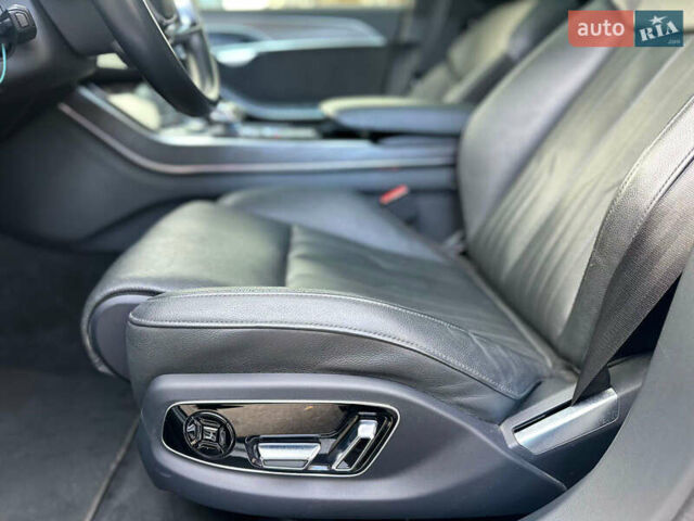 Белый Ауди А8, объемом двигателя 3 л и пробегом 53 тыс. км за 58000 $, фото 39 на Automoto.ua