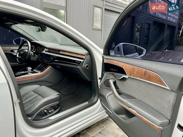 Белый Ауди А8, объемом двигателя 3 л и пробегом 45 тыс. км за 54900 $, фото 55 на Automoto.ua