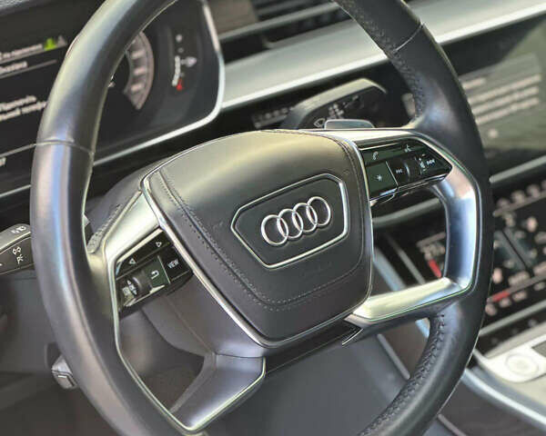 Белый Ауди А8, объемом двигателя 3 л и пробегом 53 тыс. км за 58000 $, фото 23 на Automoto.ua