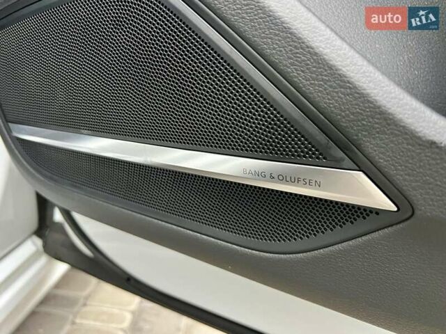 Белый Ауди А8, объемом двигателя 3 л и пробегом 45 тыс. км за 54900 $, фото 59 на Automoto.ua