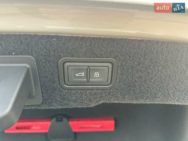 Белый Ауди А8, объемом двигателя 3 л и пробегом 53 тыс. км за 58000 $, фото 8 на Automoto.ua