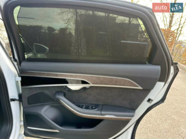 Белый Ауди А8, объемом двигателя 3 л и пробегом 53 тыс. км за 58000 $, фото 19 на Automoto.ua