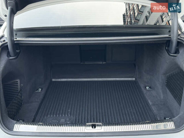 Белый Ауди А8, объемом двигателя 3 л и пробегом 92 тыс. км за 43000 $, фото 40 на Automoto.ua