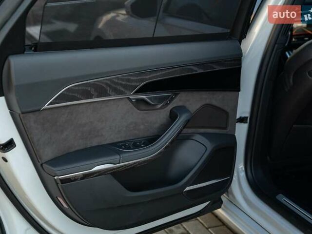 Белый Ауди А8, объемом двигателя 3 л и пробегом 93 тыс. км за 57500 $, фото 75 на Automoto.ua