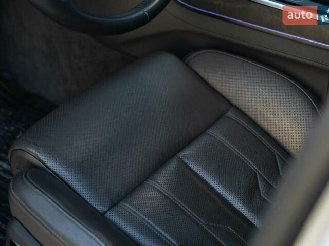 Белый Ауди А8, объемом двигателя 3 л и пробегом 93 тыс. км за 57500 $, фото 56 на Automoto.ua