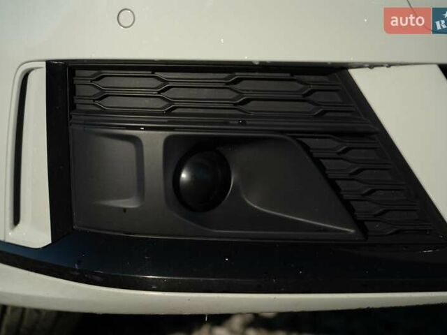 Белый Ауди А8, объемом двигателя 3 л и пробегом 93 тыс. км за 57500 $, фото 11 на Automoto.ua