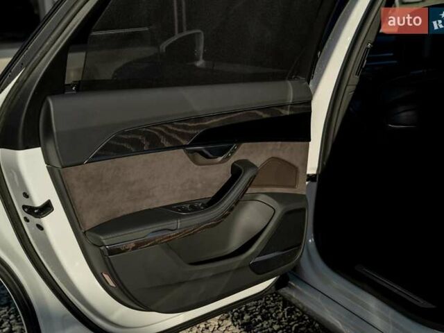 Белый Ауди А8, объемом двигателя 3 л и пробегом 93 тыс. км за 57500 $, фото 66 на Automoto.ua