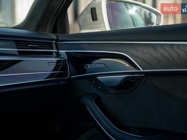 Белый Ауди А8, объемом двигателя 3 л и пробегом 93 тыс. км за 57500 $, фото 51 на Automoto.ua