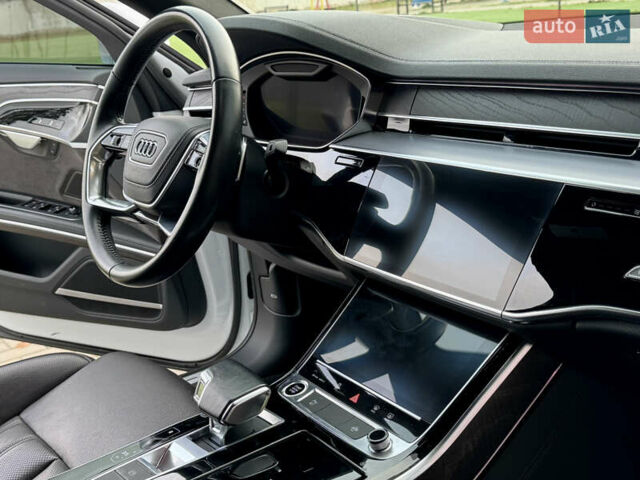 Белый Ауди А8, объемом двигателя 3 л и пробегом 92 тыс. км за 43000 $, фото 48 на Automoto.ua