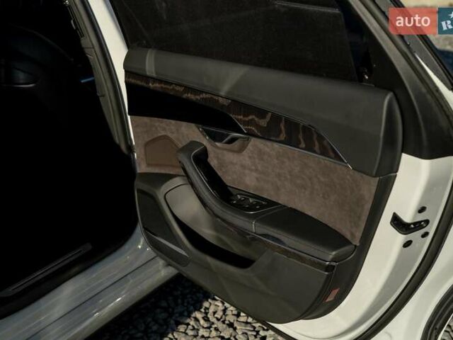 Белый Ауди А8, объемом двигателя 3 л и пробегом 93 тыс. км за 57500 $, фото 67 на Automoto.ua