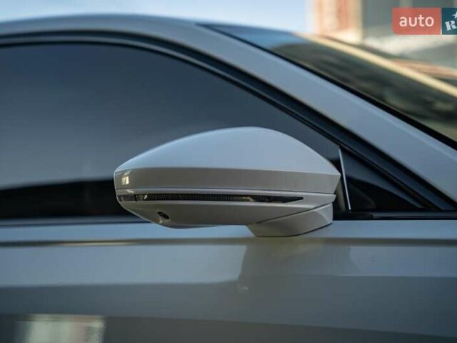 Белый Ауди А8, объемом двигателя 3 л и пробегом 93 тыс. км за 57500 $, фото 9 на Automoto.ua