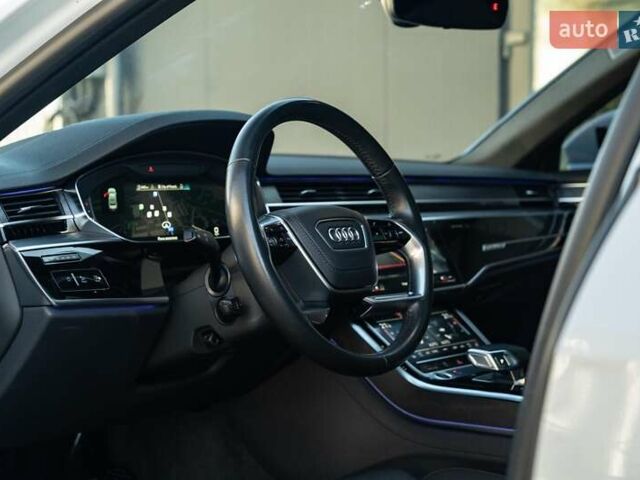 Белый Ауди А8, объемом двигателя 3 л и пробегом 93 тыс. км за 57500 $, фото 29 на Automoto.ua