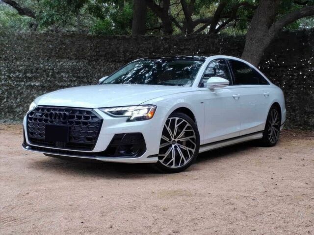 Белый Ауди А8, объемом двигателя 3 л и пробегом 19 тыс. км за 42500 $, фото 2 на Automoto.ua
