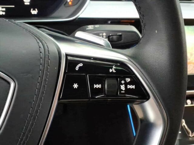 Белый Ауди А8, объемом двигателя 3 л и пробегом 19 тыс. км за 42500 $, фото 9 на Automoto.ua