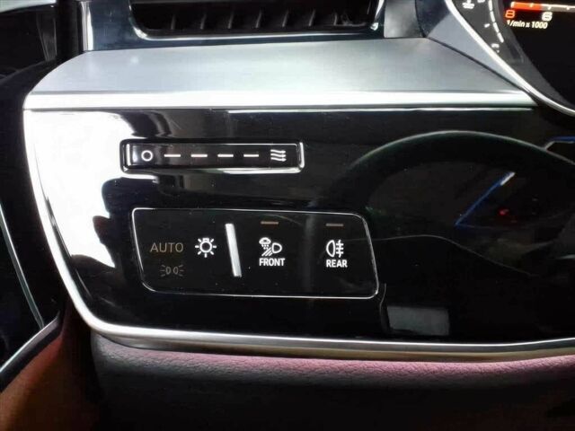 Белый Ауди А8, объемом двигателя 3 л и пробегом 19 тыс. км за 42500 $, фото 17 на Automoto.ua