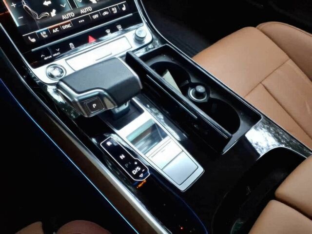 Белый Ауди А8, объемом двигателя 3 л и пробегом 19 тыс. км за 42500 $, фото 13 на Automoto.ua