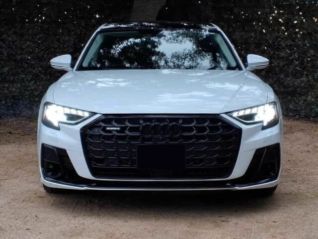Белый Ауди А8, объемом двигателя 3 л и пробегом 19 тыс. км за 42500 $, фото 1 на Automoto.ua