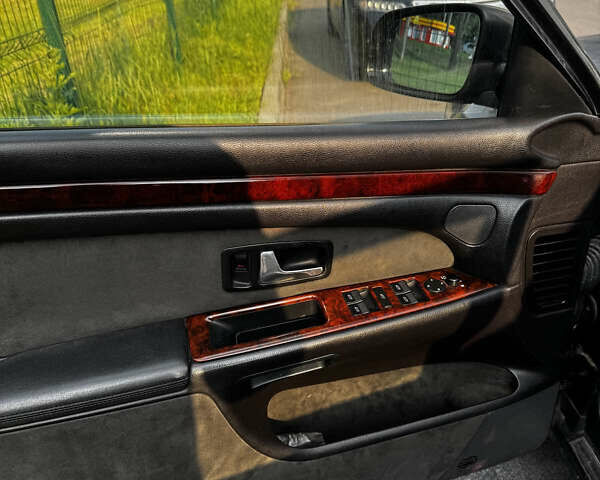 Чорний Ауді A8, об'ємом двигуна 4.2 л та пробігом 290 тис. км за 2500 $, фото 3 на Automoto.ua