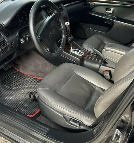 Ауди А8 1995 в Славуте на Automoto.ua Черный Ауди А8, объемом двигателя 4.2 л и пробегом 527 тыс. км за 3999 $, фото 3 на Automoto.ua