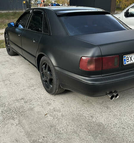 Ауди А8 1995 в Славуте на Automoto.ua Черный Ауди А8, объемом двигателя 4.2 л и пробегом 527 тыс. км за 3999 $, фото 10 на Automoto.ua