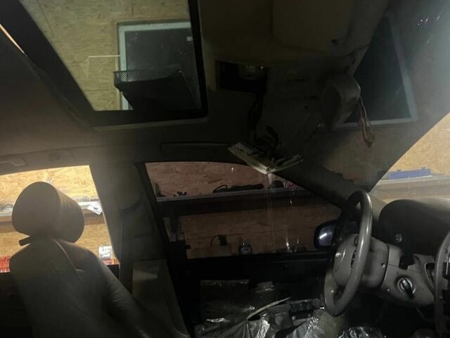 Черный Ауди А8, объемом двигателя 3.3 л и пробегом 1000 тыс. км за 99999 $, фото 5 на Automoto.ua