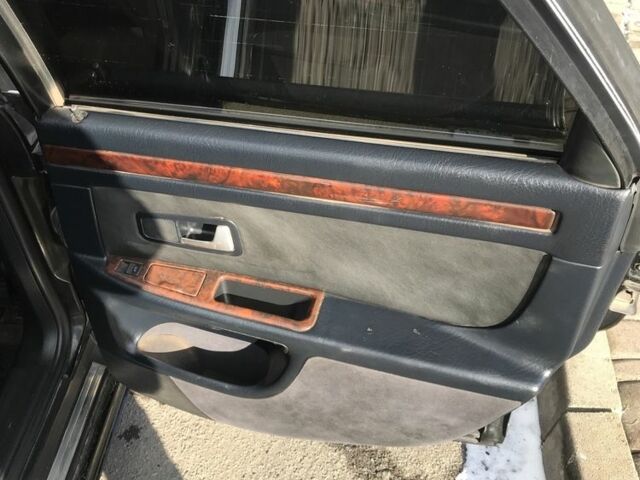 Ауди А8 1995 в Львове на Automoto.ua Черный Ауди А8, объемом двигателя 4.2 л и пробегом 335 тыс. км за 5800 $, фото 9 на Automoto.ua