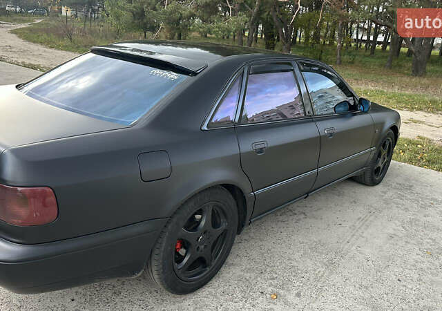 Ауди А8 1995 в Славуте на Automoto.ua Черный Ауди А8, объемом двигателя 4.2 л и пробегом 527 тыс. км за 3999 $, фото 8 на Automoto.ua