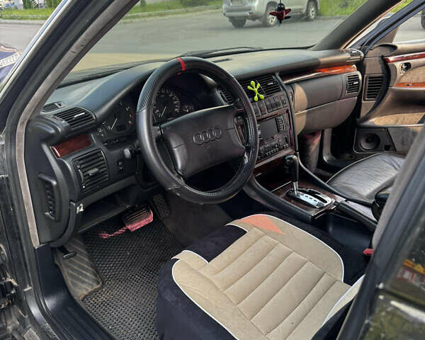 Чорний Ауді A8, об'ємом двигуна 4.2 л та пробігом 290 тис. км за 2500 $, фото 7 на Automoto.ua