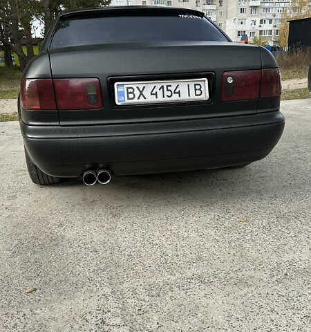 Ауди А8 1995 в Славуте на Automoto.ua Черный Ауди А8, объемом двигателя 4.2 л и пробегом 527 тыс. км за 3999 $, фото 9 на Automoto.ua