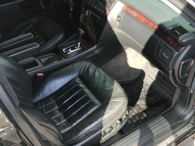 Ауди А8 1995 в Львове на Automoto.ua Черный Ауди А8, объемом двигателя 4.2 л и пробегом 335 тыс. км за 5800 $, фото 6 на Automoto.ua