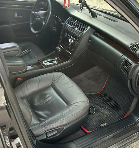 Ауди А8 1995 в Славуте на Automoto.ua Черный Ауди А8, объемом двигателя 4.2 л и пробегом 527 тыс. км за 3999 $, фото 5 на Automoto.ua