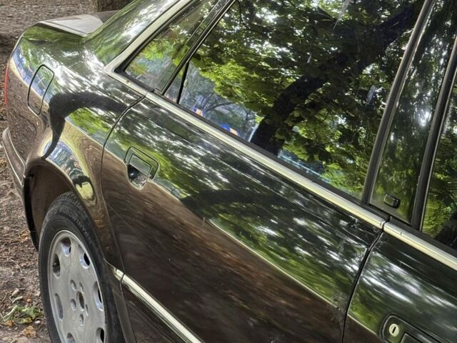 Чорний Ауді A8, об'ємом двигуна 4.2 л та пробігом 300 тис. км за 2600 $, фото 1 на Automoto.ua