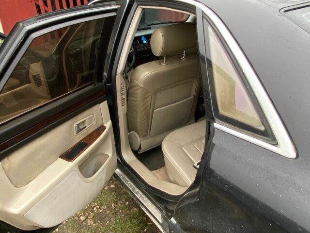 Черный Ауди А8, объемом двигателя 2.5 л и пробегом 329 тыс. км за 5500 $, фото 6 на Automoto.ua