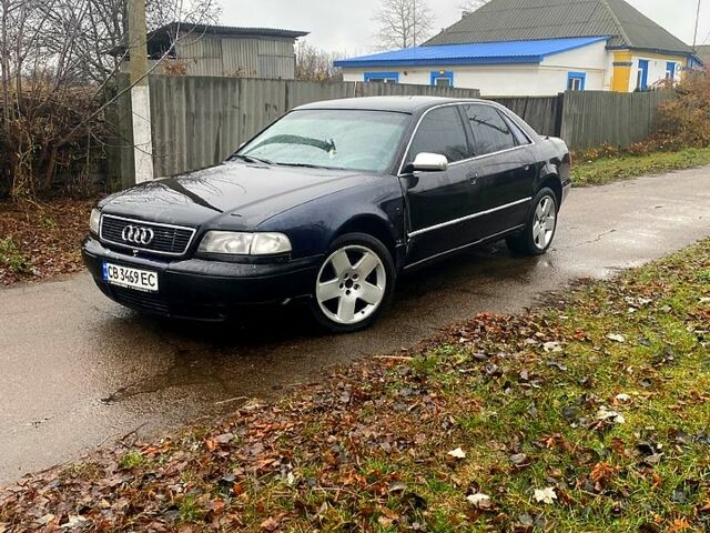 Чорний Ауді A8, об'ємом двигуна 3.7 л та пробігом 325 тис. км за 2800 $, фото 1 на Automoto.ua