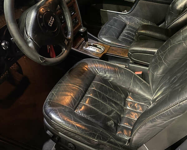 Чорний Ауді A8, об'ємом двигуна 3.7 л та пробігом 393 тис. км за 4500 $, фото 4 на Automoto.ua