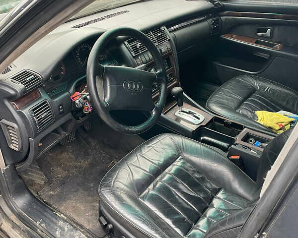 Черный Ауди А8, объемом двигателя 3.7 л и пробегом 900 тыс. км за 2600 $, фото 5 на Automoto.ua