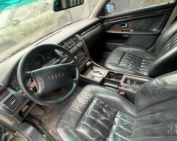 Черный Ауди А8, объемом двигателя 3.7 л и пробегом 900 тыс. км за 2600 $, фото 6 на Automoto.ua