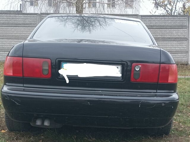 Черный Ауди А8, объемом двигателя 2.5 л и пробегом 370 тыс. км за 2856 $, фото 3 на Automoto.ua