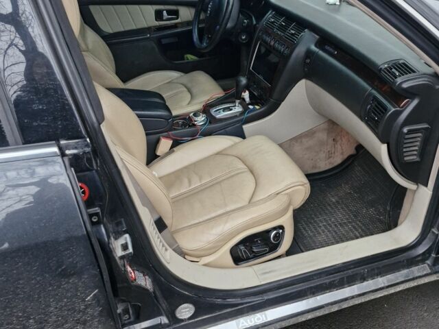 Чорний Ауді A8, об'ємом двигуна 4.2 л та пробігом 400 тис. км за 5000 $, фото 7 на Automoto.ua