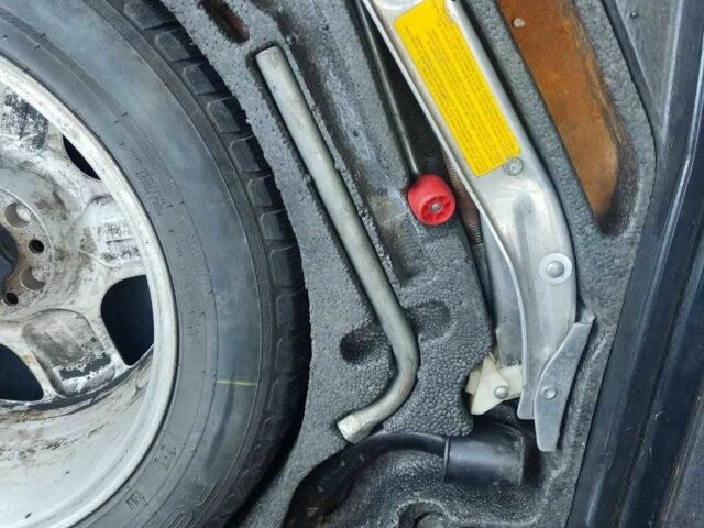 Чорний Ауді A8, об'ємом двигуна 4.2 л та пробігом 245 тис. км за 5400 $, фото 11 на Automoto.ua