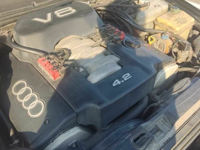 Чорний Ауді A8, об'ємом двигуна 4.2 л та пробігом 245 тис. км за 5400 $, фото 10 на Automoto.ua