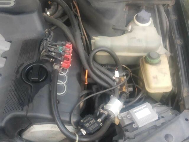 Чорний Ауді A8, об'ємом двигуна 4.2 л та пробігом 425 тис. км за 3500 $, фото 3 на Automoto.ua