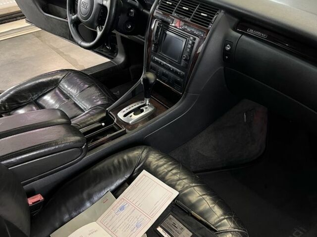 Чорний Ауді A8, об'ємом двигуна 4.2 л та пробігом 299 тис. км за 3899 $, фото 6 на Automoto.ua