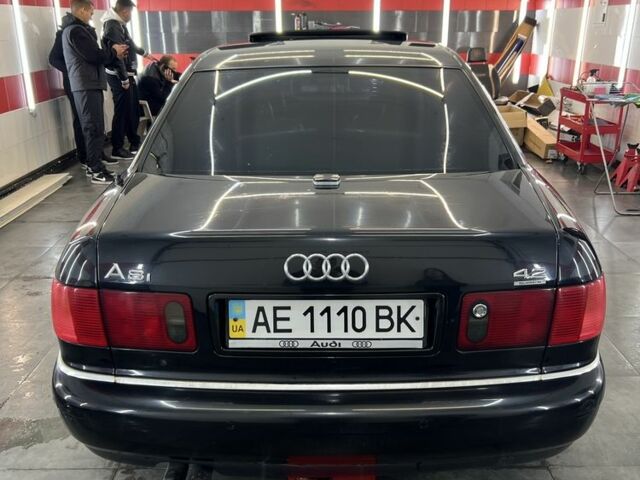 Чорний Ауді A8, об'ємом двигуна 4.2 л та пробігом 299 тис. км за 3899 $, фото 1 на Automoto.ua