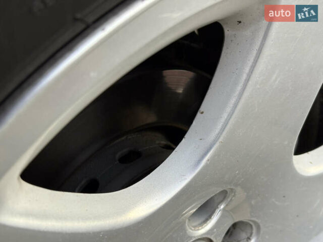 Чорний Ауді A8, об'ємом двигуна 4.2 л та пробігом 297 тис. км за 8500 $, фото 27 на Automoto.ua