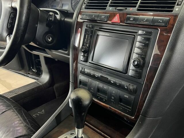 Чорний Ауді A8, об'ємом двигуна 4.2 л та пробігом 299 тис. км за 3899 $, фото 4 на Automoto.ua